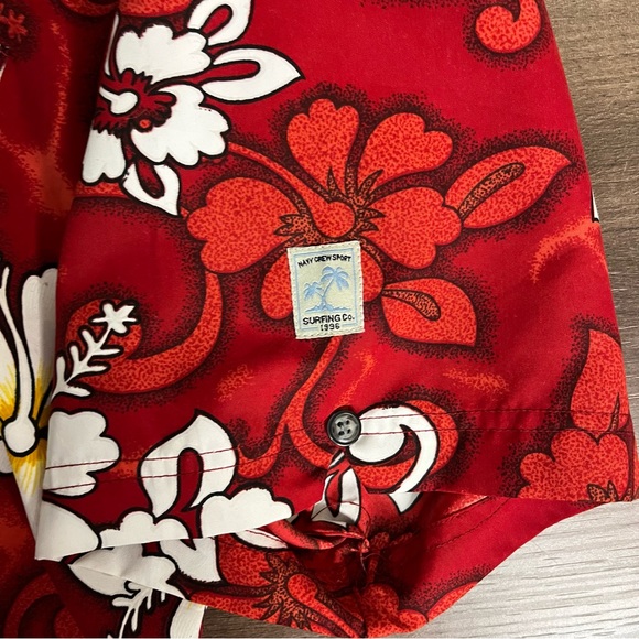 Red Floral Hawaiian Vintage Button Down Shirt - Picture 9 of 12